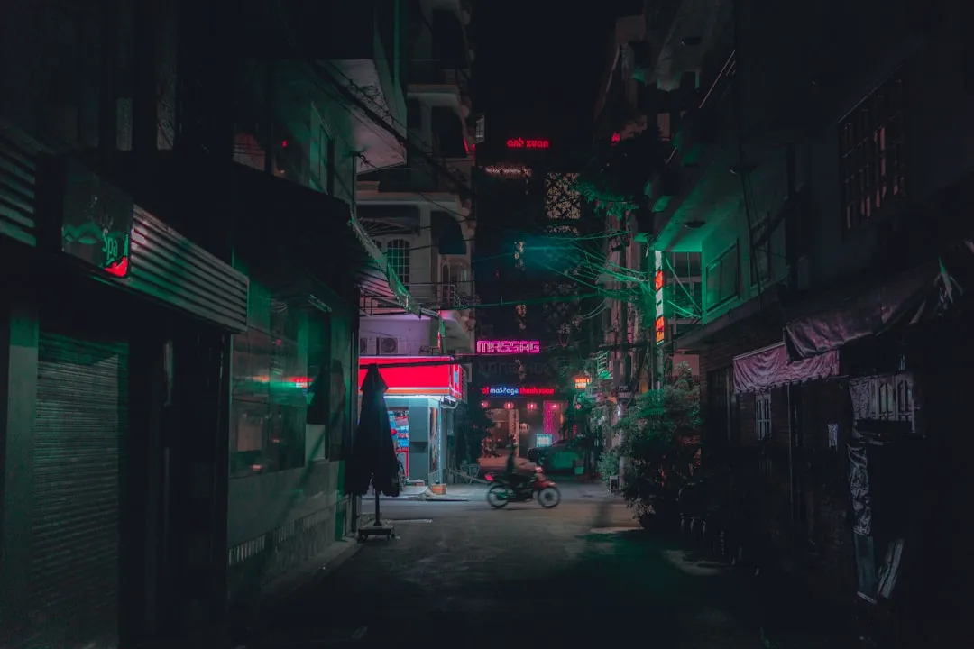手机壳与手机配件选购指南:深圳电子企业的品质标准与款式趋势